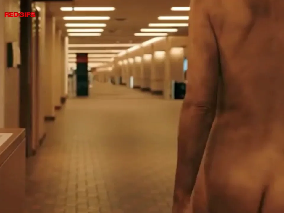 Karolina Wydra bare ass in Pluribus Season 1, Episode 2 (2025)