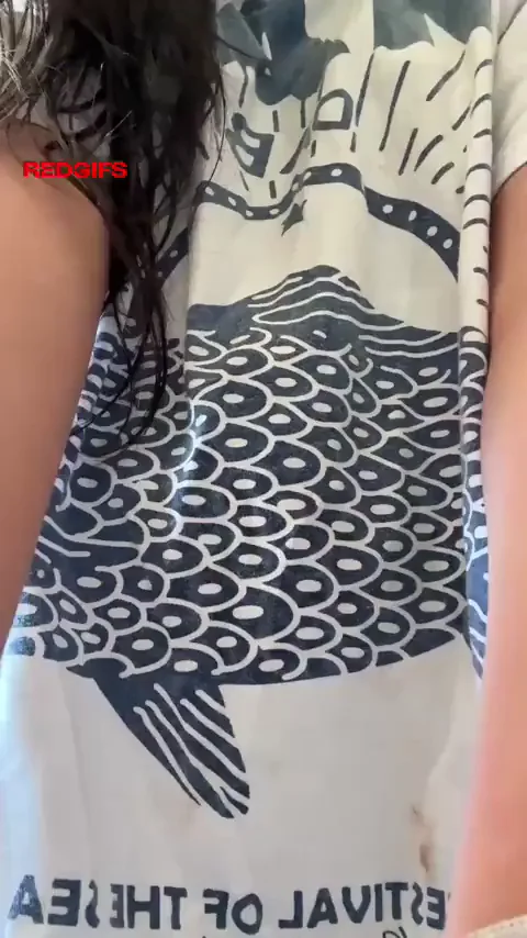 Petite latina that loves to show her small tits