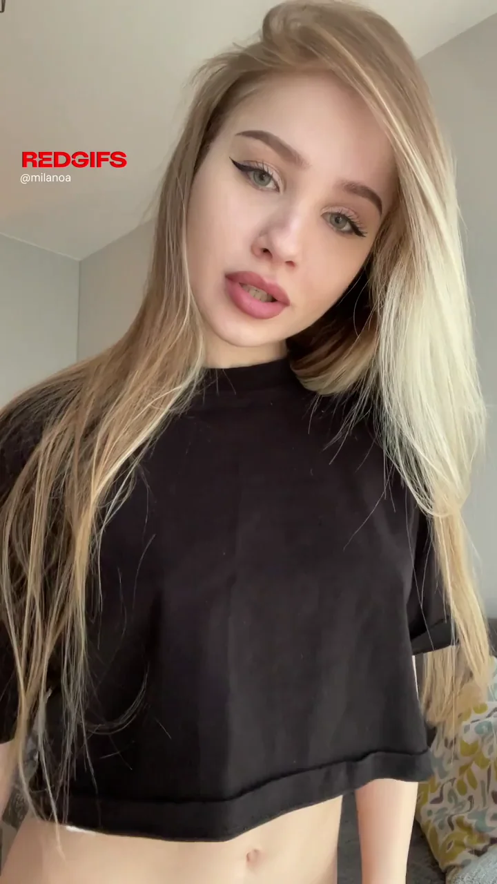 Tiny Slut's Petite Body Ready to Serve You 😈🍑