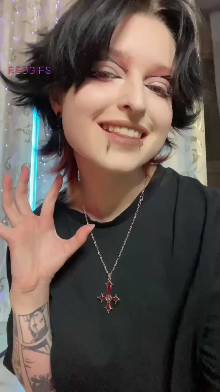 playful gothic nympho ready for you
