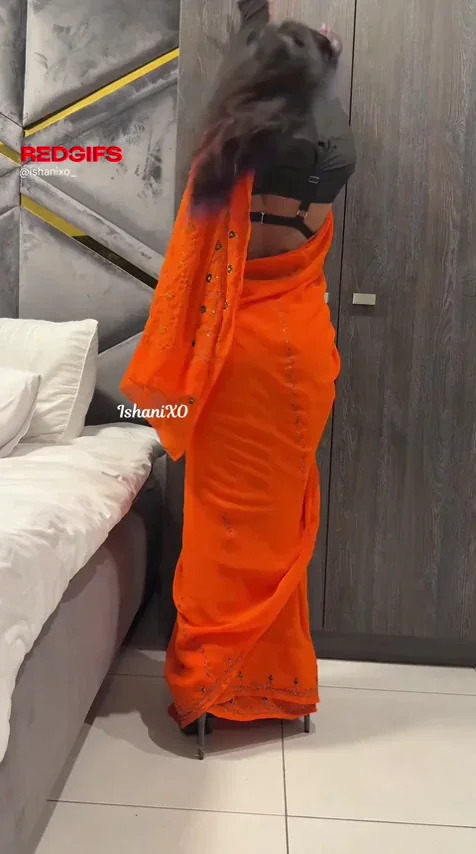 Desi Saree Slut's Dripping Solo: Traditional Tease to Gushing Cum