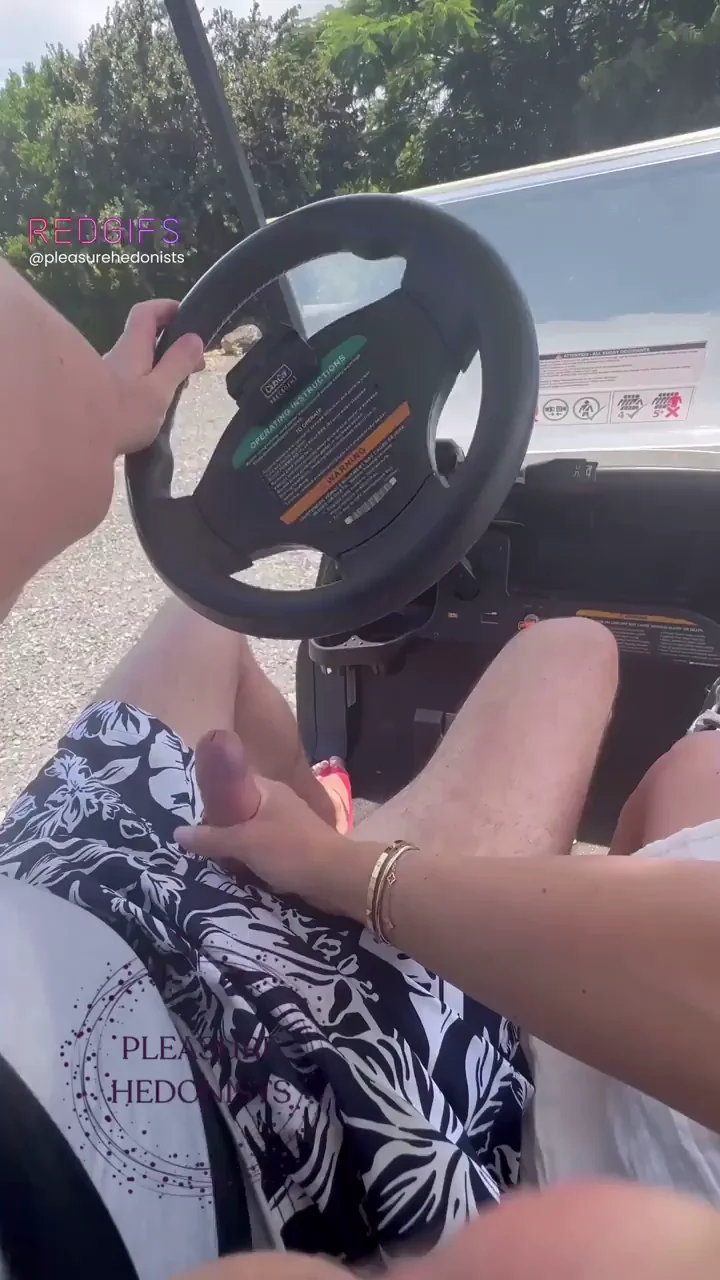 Being a golf wife doesn't need to be boring...I like to mix things up between holes