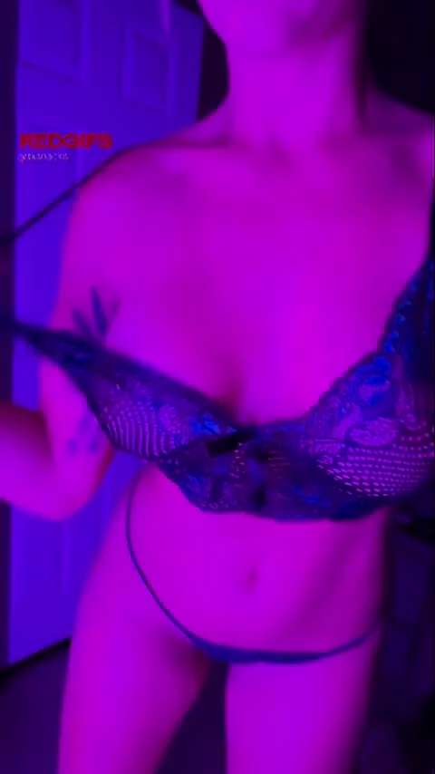 I crave wild nights with hung men