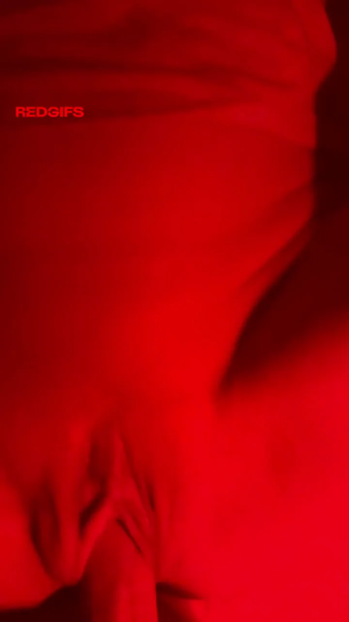 Getting pussy slapped by a nice big cock