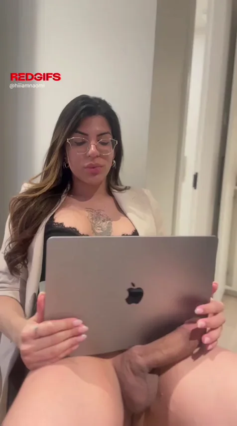 Am i a fuck worthy tgirl