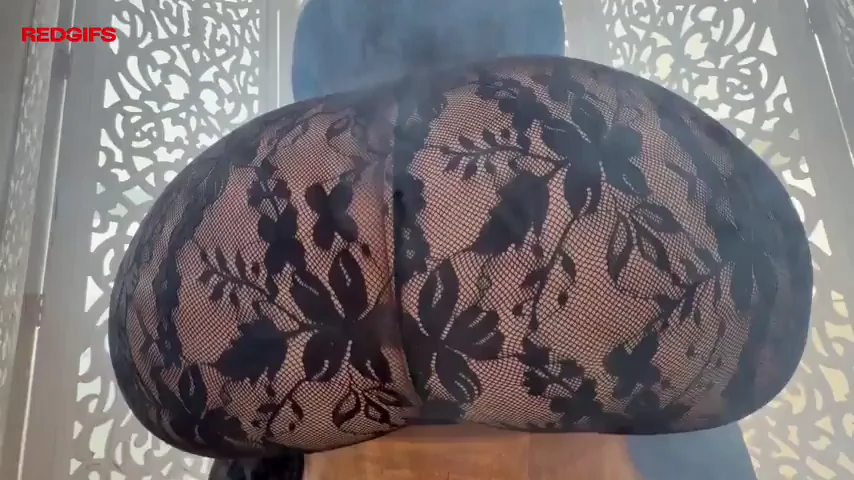 Goddess Worships Massive BBC with Juicy Tits 🍆💦