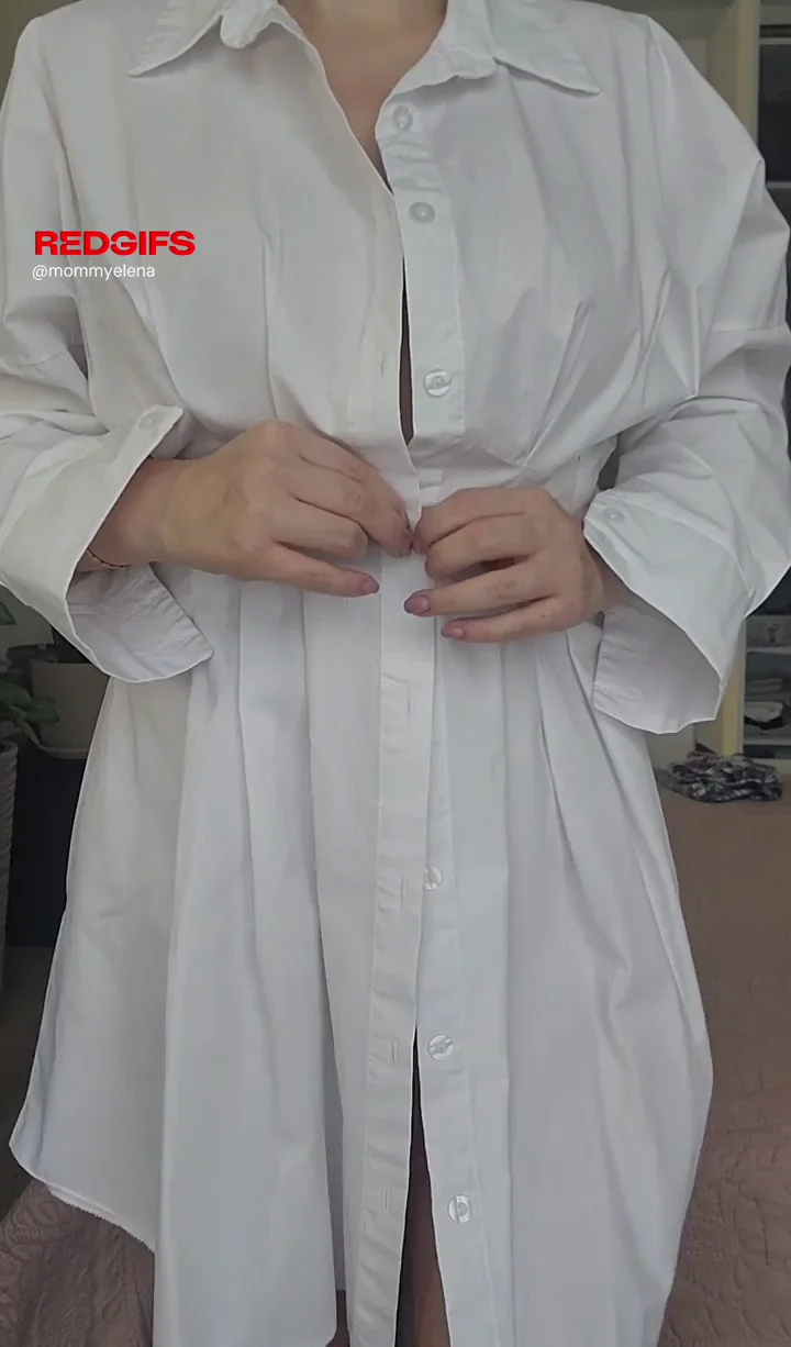 Horny Cougar Unbuttons Shirt, Begging 19yo Studs to Pound Her Wet Pussy