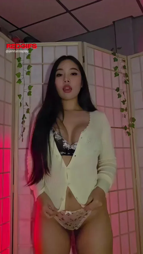 Could you handle these juicy Asian curves?