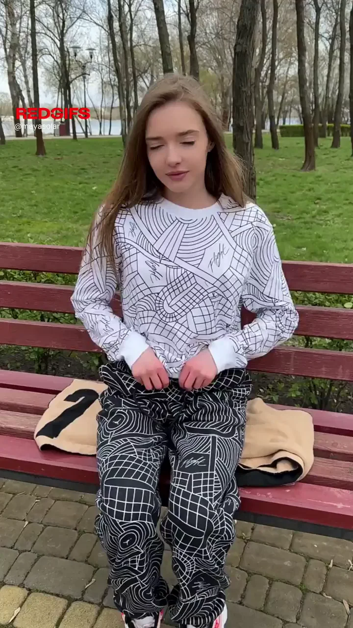 Like flashing me pussy