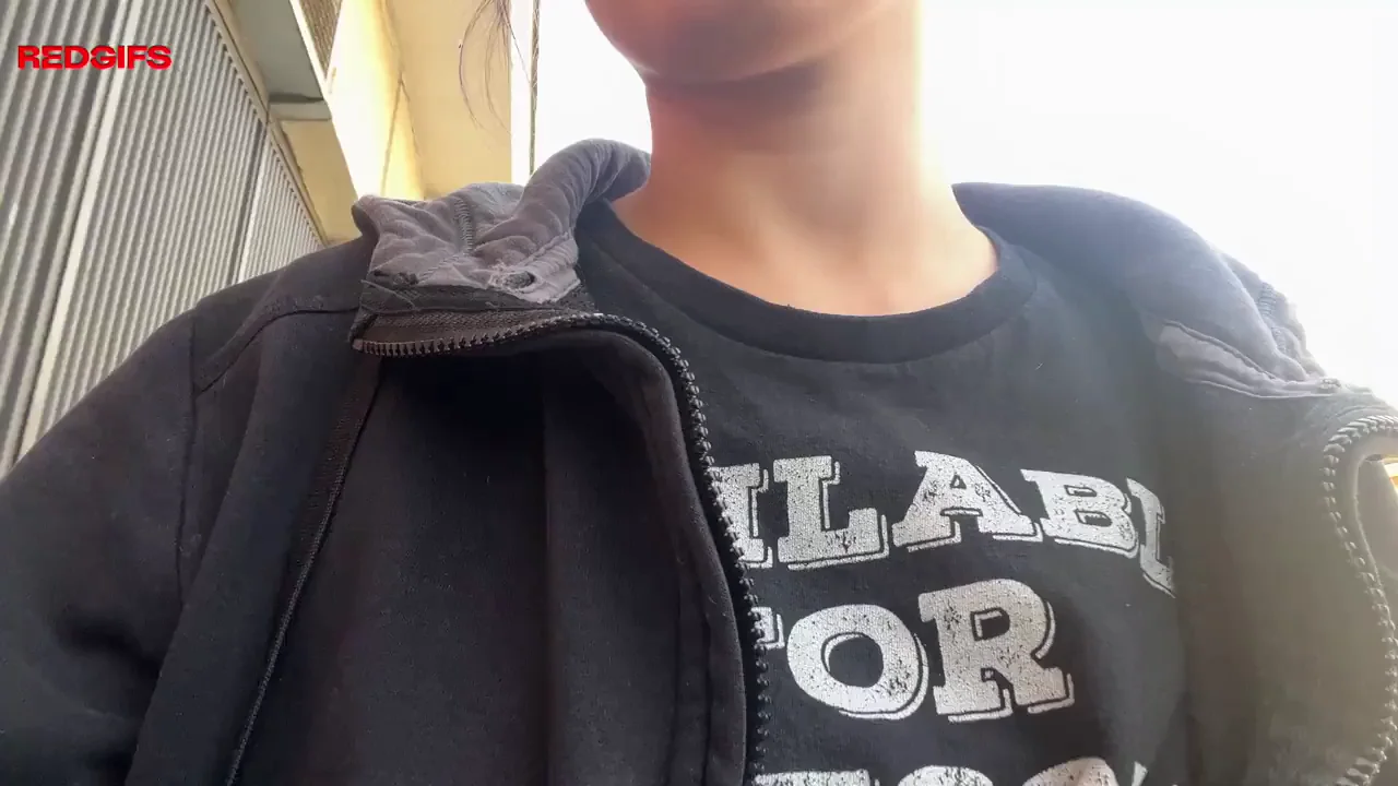 Imagine if you noticed me from across the street and I waved at you with my tits in the air