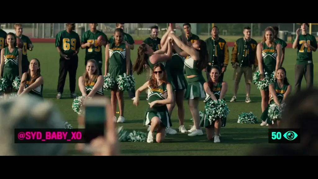 Emily Meade's Slutty Cheerleader Booty Flash 💚🍑