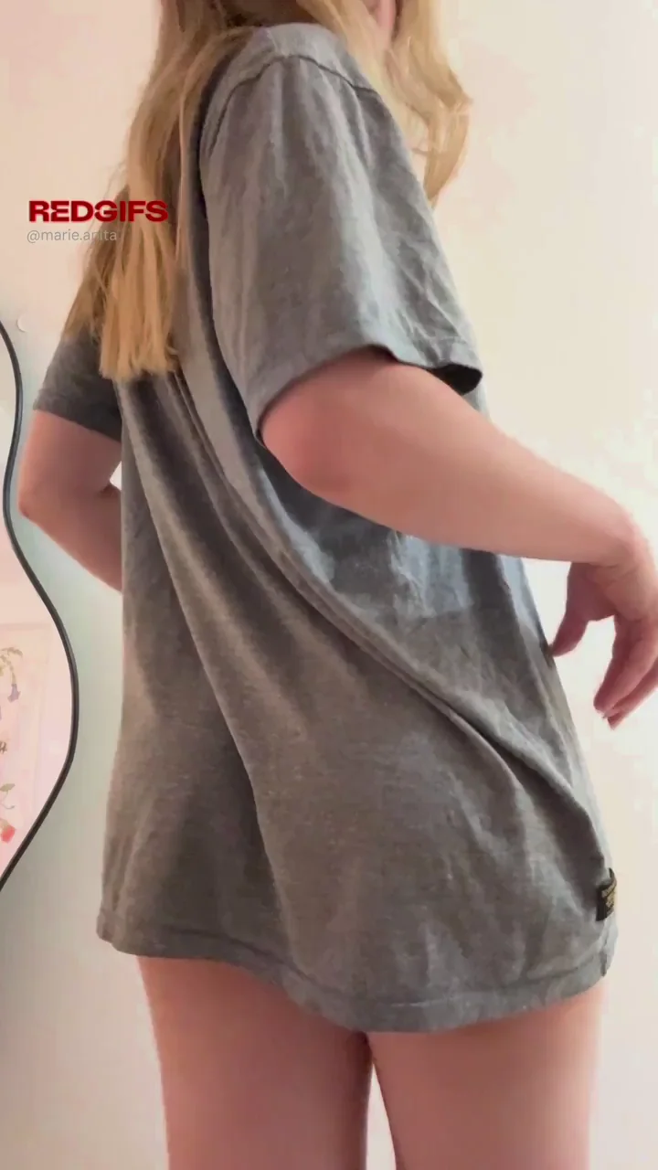 Natural 20yo college girl who loves to tease