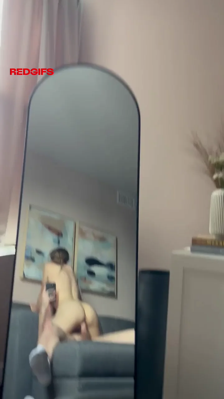 Cowgirl Slut Takes That Dick for a Wild Mirror Ride 🤠🍑