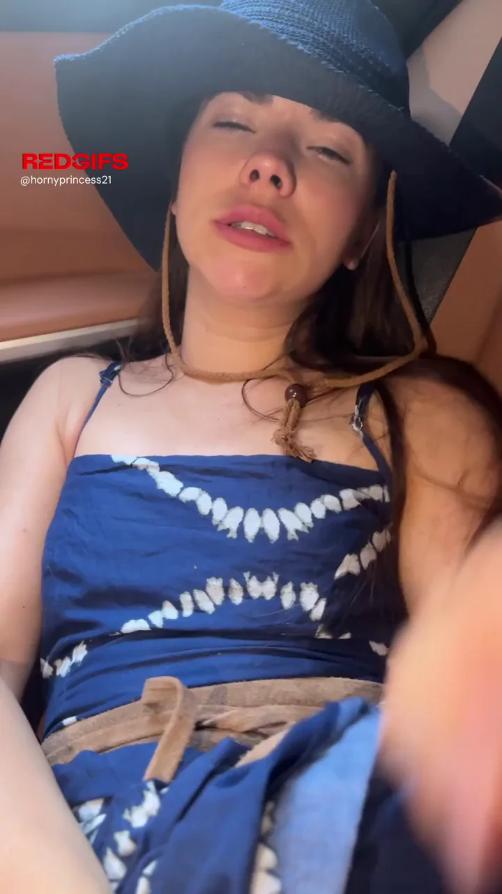 🔥 Car Pussy Tease: Slutty Teen Fingers Her Wet Hole 😈