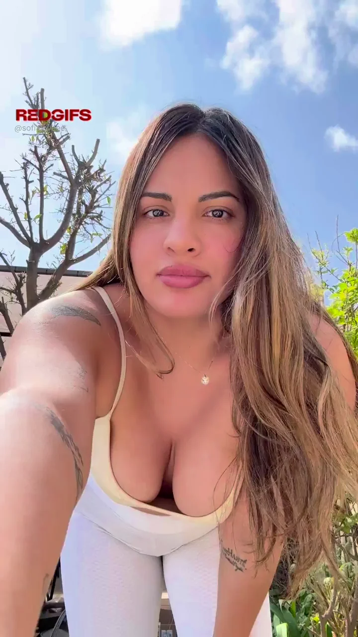 if you were out jogging and saw this, would you stop to fuck me?