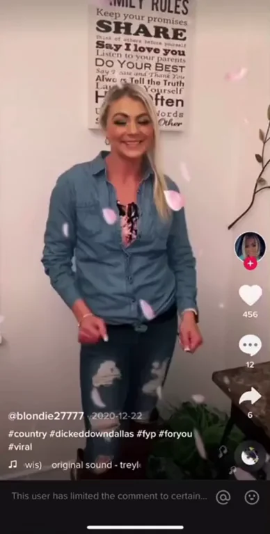 TikTok And Camgirl SexyAssMilfy- Chaturbate And Stripchat
