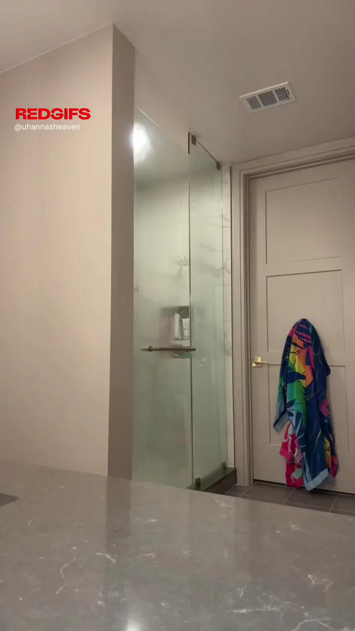 How fuckable do I look on a scale of 1 to 10