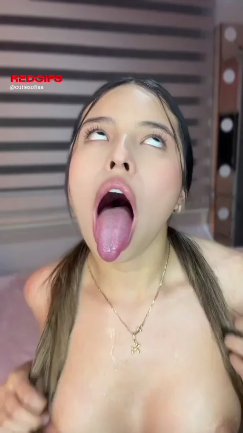 Make This Ahegao Teen Drip Wet 😩💦👅