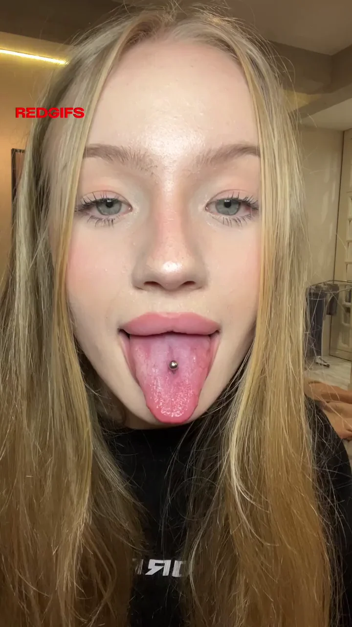 Wanna Pound This Ahegao Slut? 😛💦🍑