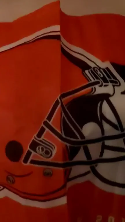 Curvy Slut Super Thrilled Over Browns Victory!
