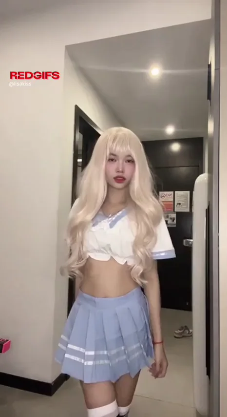 Do whi te men like Asian school girls