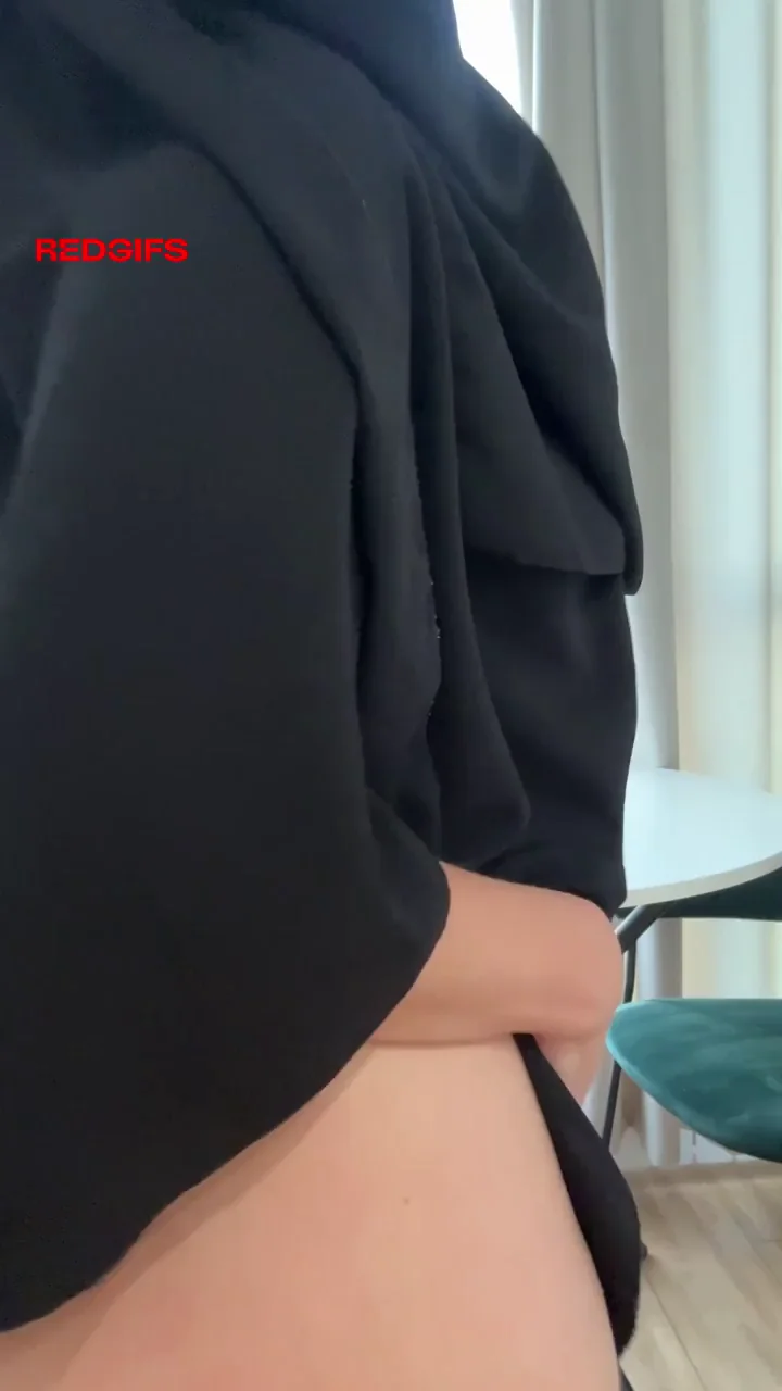 Hijab Slut Lifts Leg for Deep Ass Pounding 🍑🔥