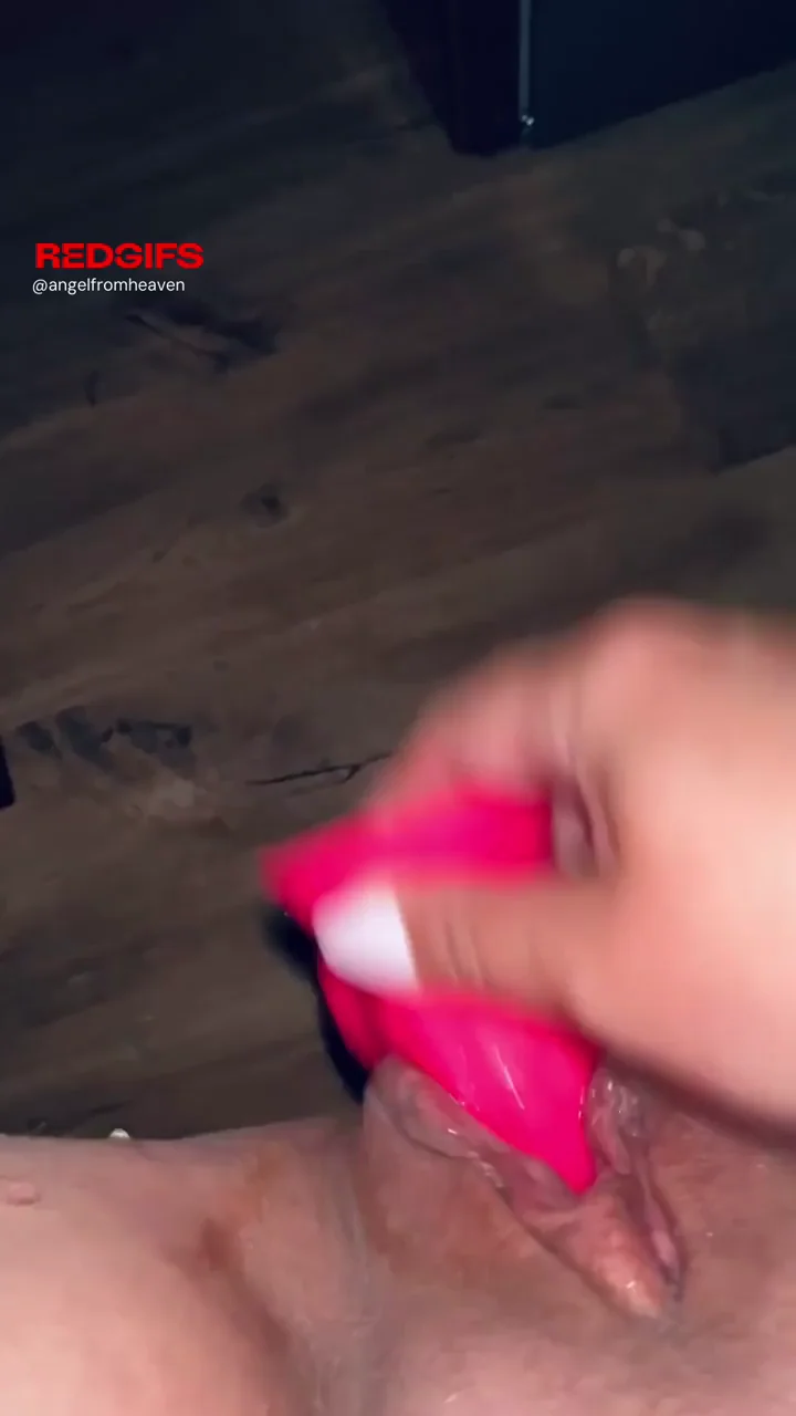 💦 Slutty Squirt Time with Pink Toy Gush 😈