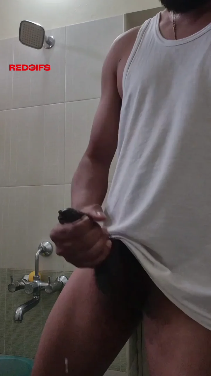 Slo-mo cum spurts !