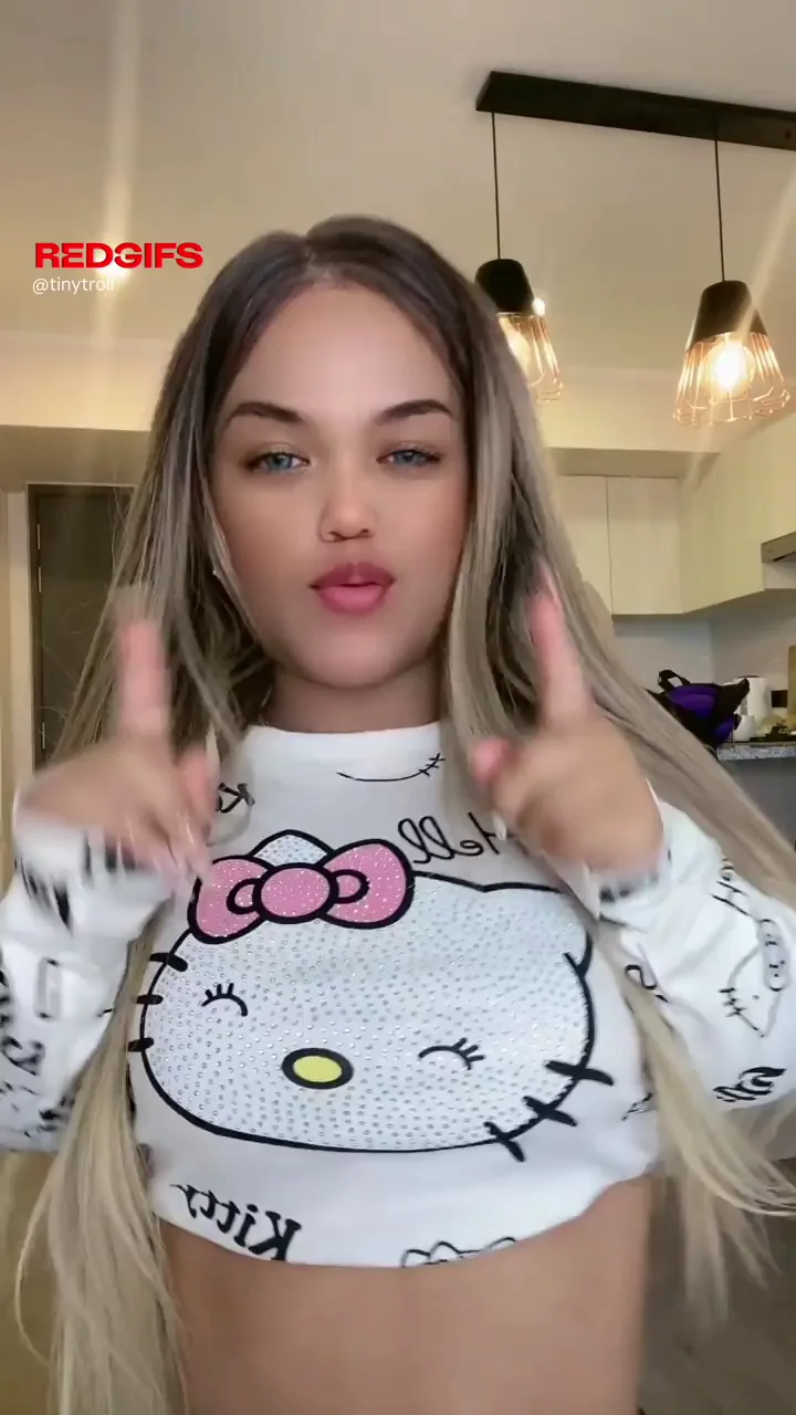 Petite Teen Twerk Challenge: Don't Get Hard! 🍑🔥