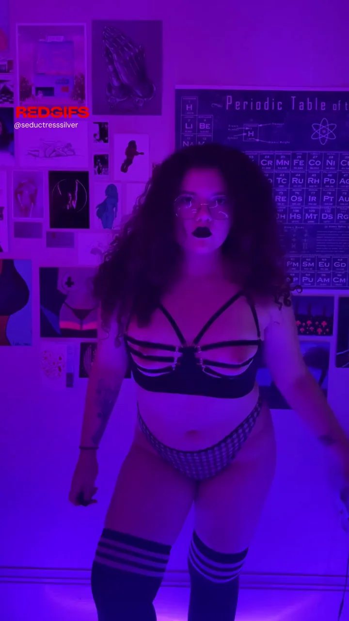 Dig My Goth Slut Fit? 😈🖤🍑