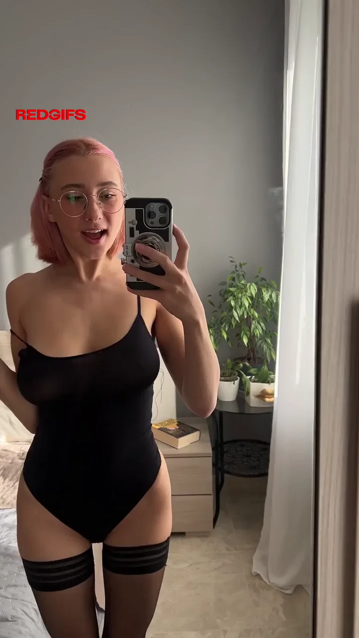 🔥 Busty Slut's Epic Tits Tease 😍💦