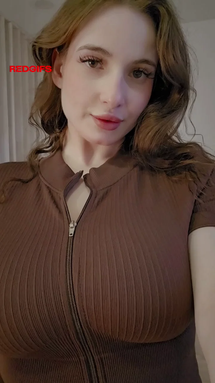 Busty Amateur Tease Zipper-Drops Her Massive Stress-Busting Tits for Focus Group Testing