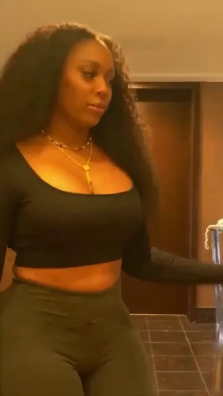 She met him in  the elevator