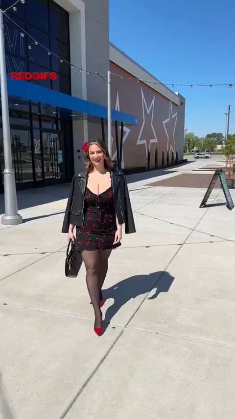 Kelly @kellymonoexoxo
