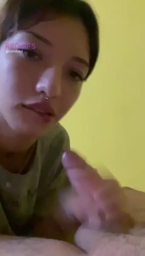 She won't stop until he cums 🥵