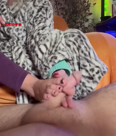 Hand foot combo