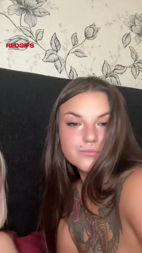 Sweet Lips Snack: Two Busty Babes Sucking Pussy Lips Sloppily 😋💦👅