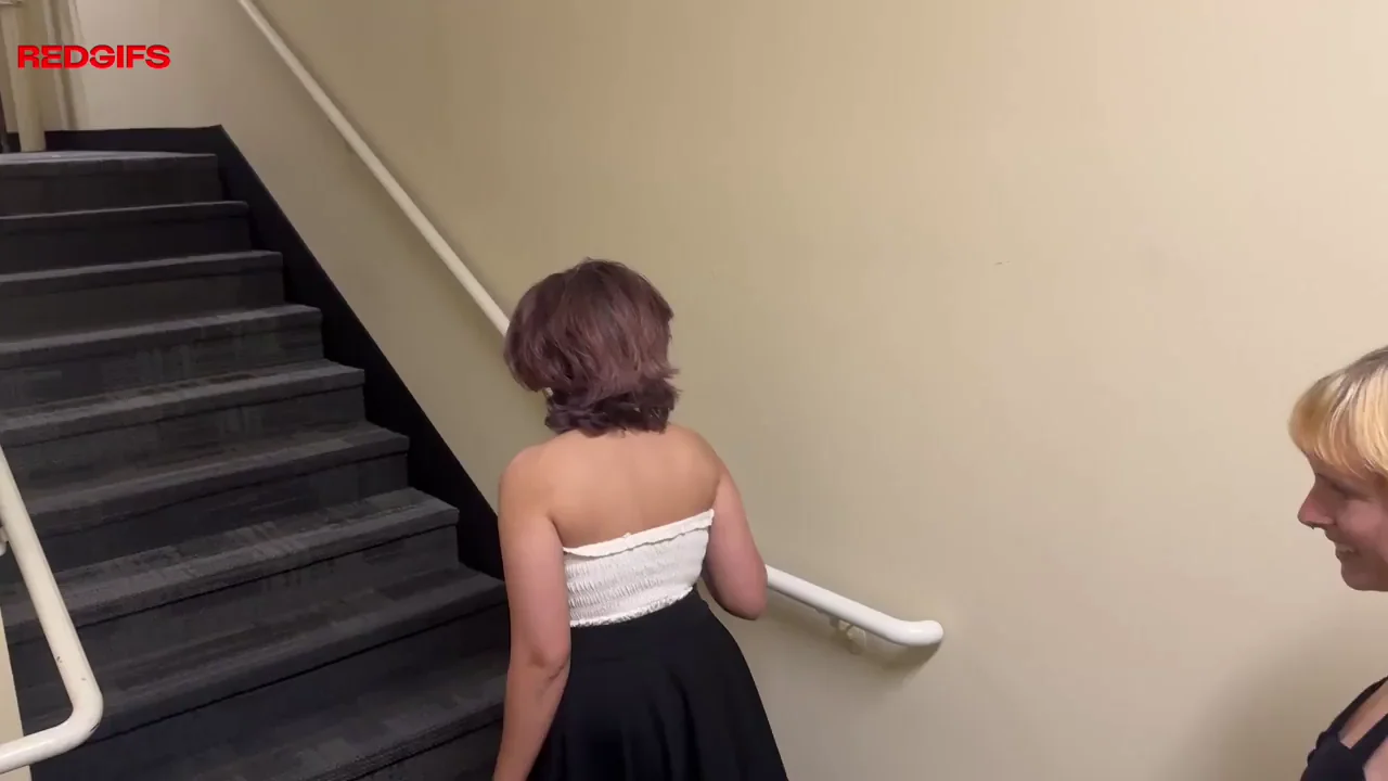 Couldn't Resist Her Juicy Ass on the Stairs 😈🍑