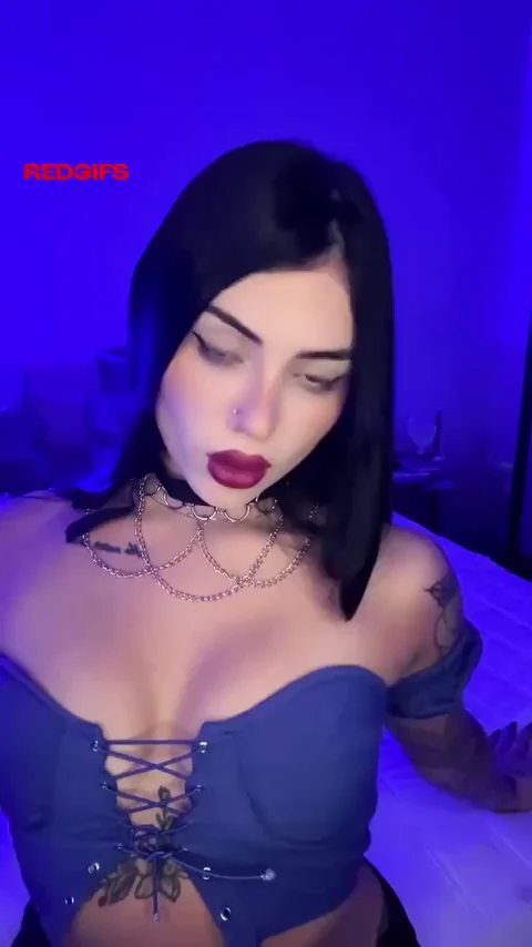 Do you like goth girls with a dangerous mind?