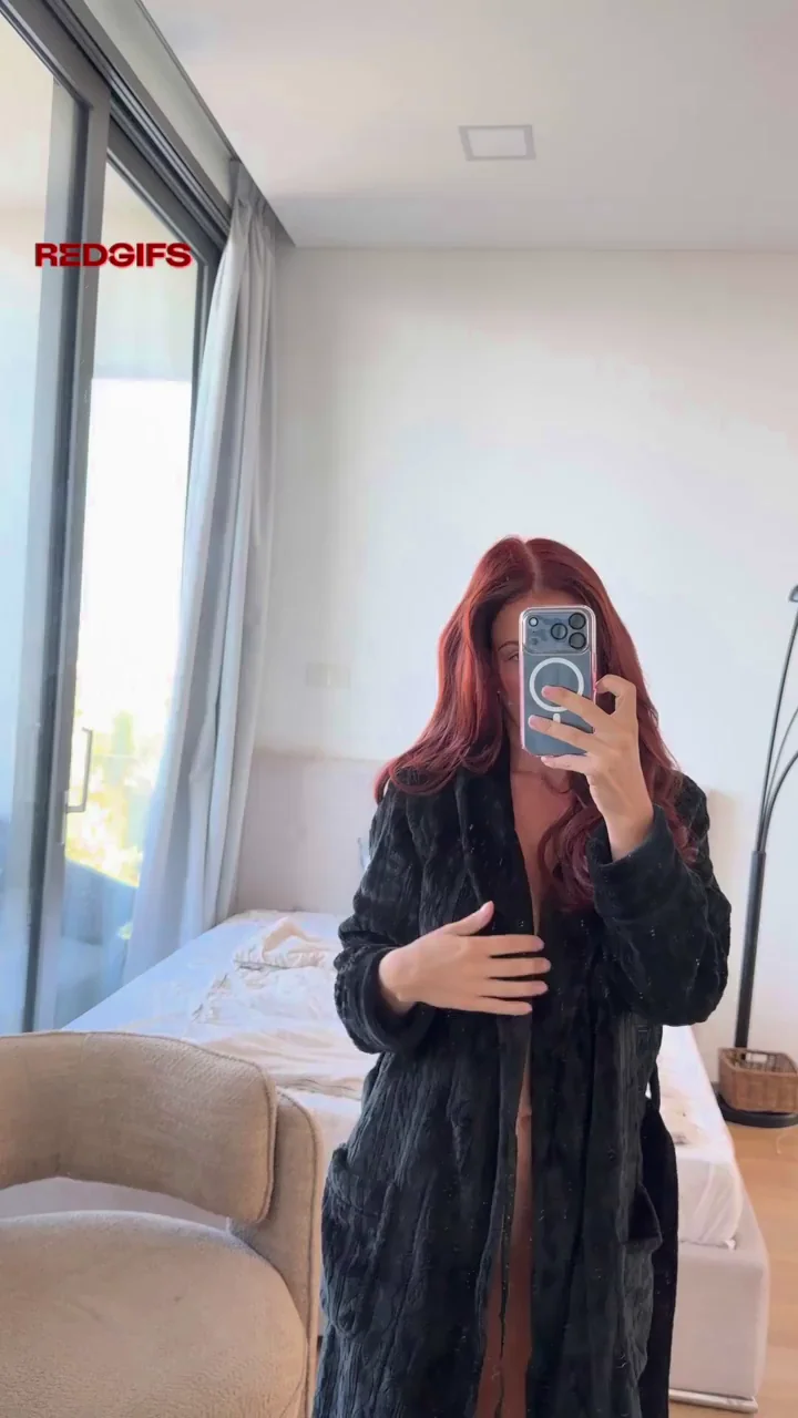 Nude teasing vid