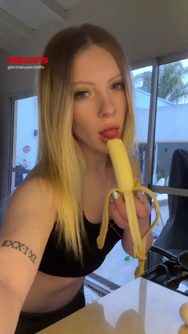 i’m so done with this banana. who’s gonna be the first one to replace it