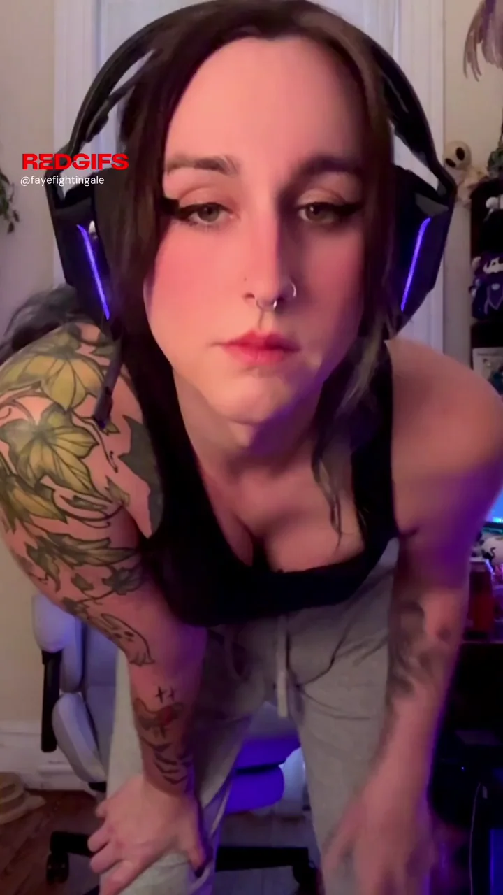 Gamer Girlcock Tease: Cute Trans Babe's Throbbing Joy for Goonettes!