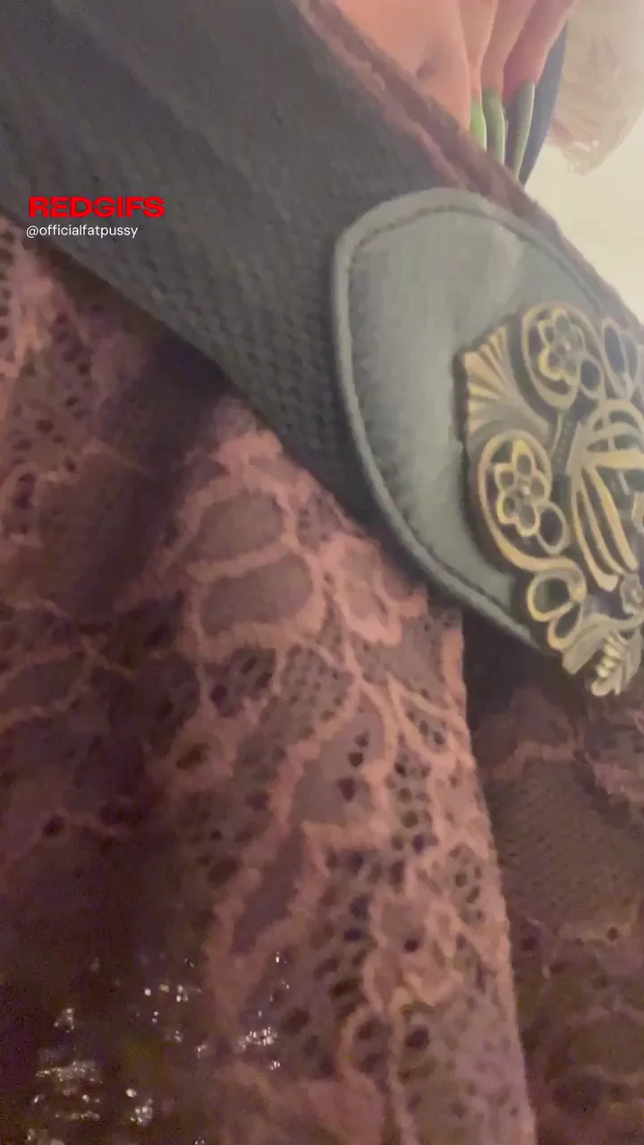 This phat pussy is craving something to fill it