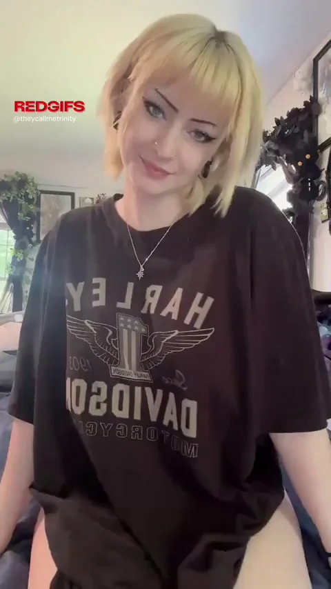 Cute Goth Babe's Smooth Huge Tits Tease 😈🍒