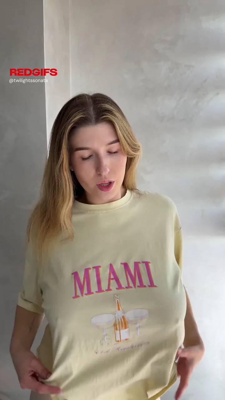 🔥 Sexy Natural Big Tit Tease Reveal 😍