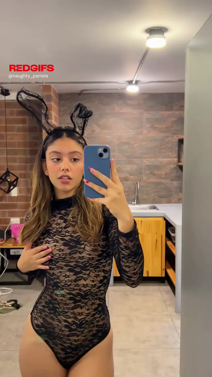18yo Bunny Slut Feelin' Thirsty 😘👅💦 Gimme Cum or Piss Shower!