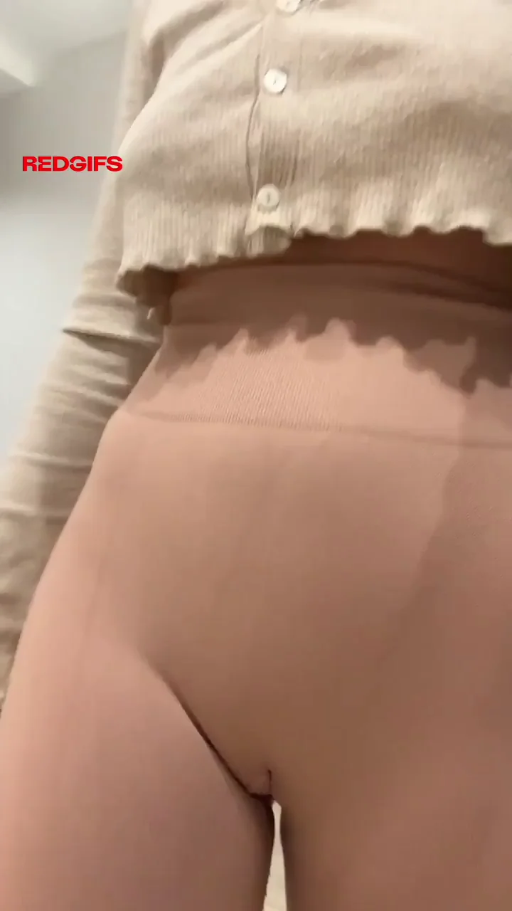 Cameltoe Tease Front & Back: Tight Pussy Lips & Full Ass Access