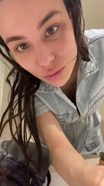 Hi, subscribe to my profile only fan’s @lilith_li ? link in comments