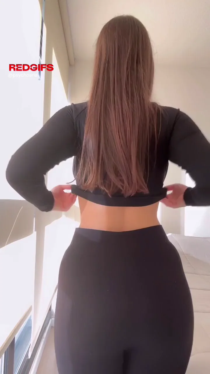 Rate This Juicy Latina Booty Tease