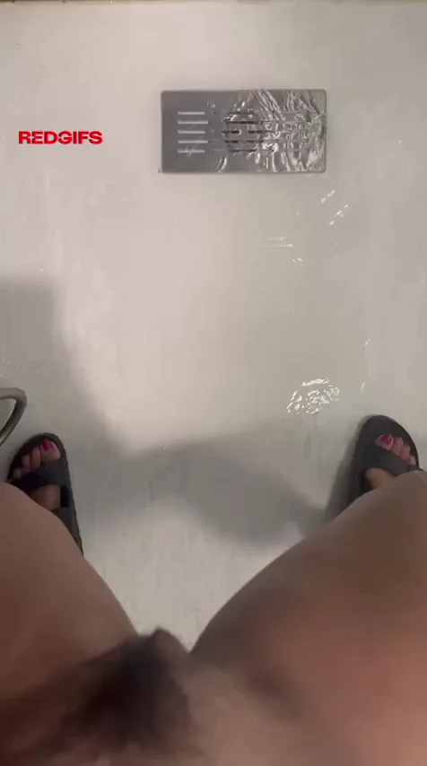 Shower Piss Splashdown 😈💦🧼
